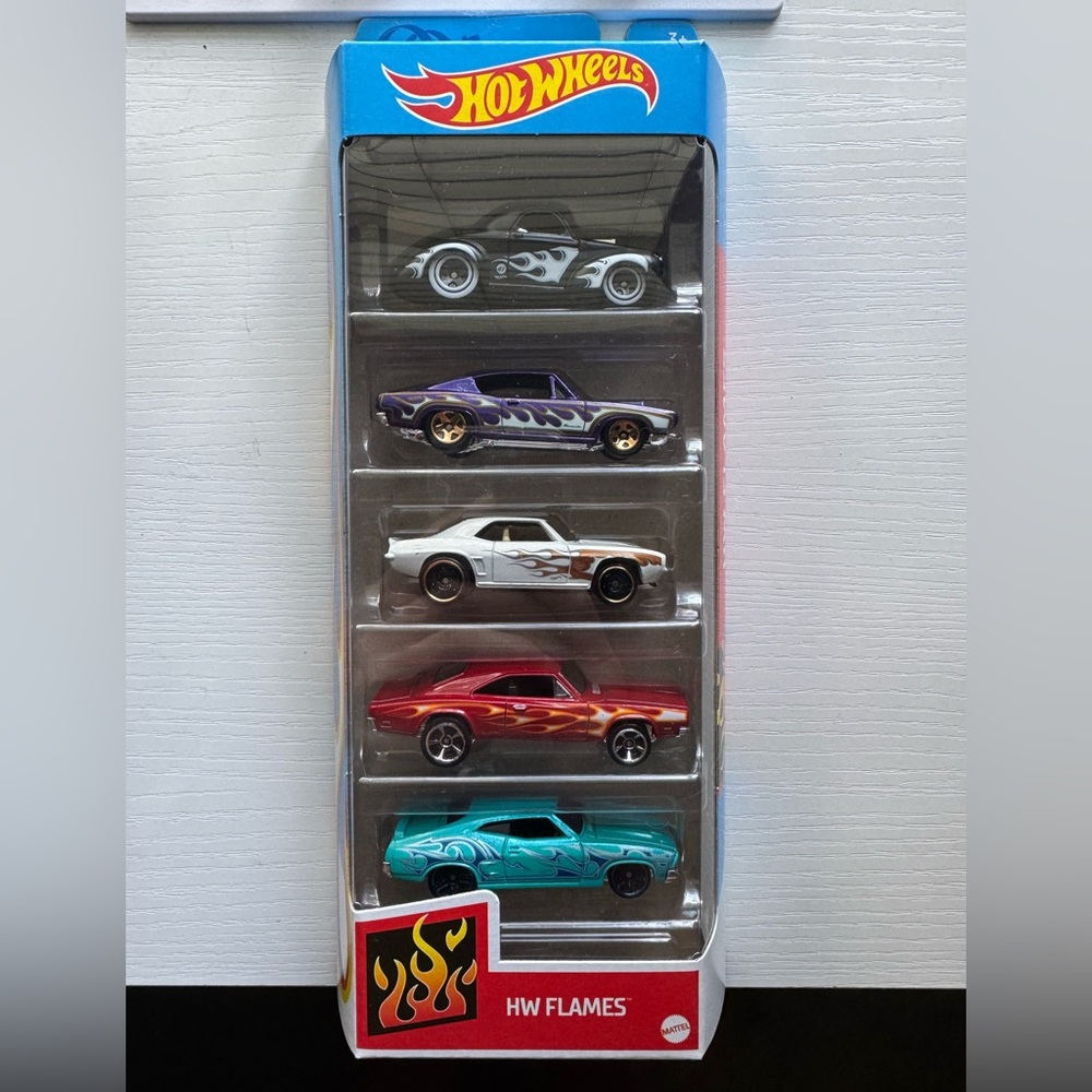 Hot Wheels HW Flames 5-Car Set – Muscle Car Collector Pack